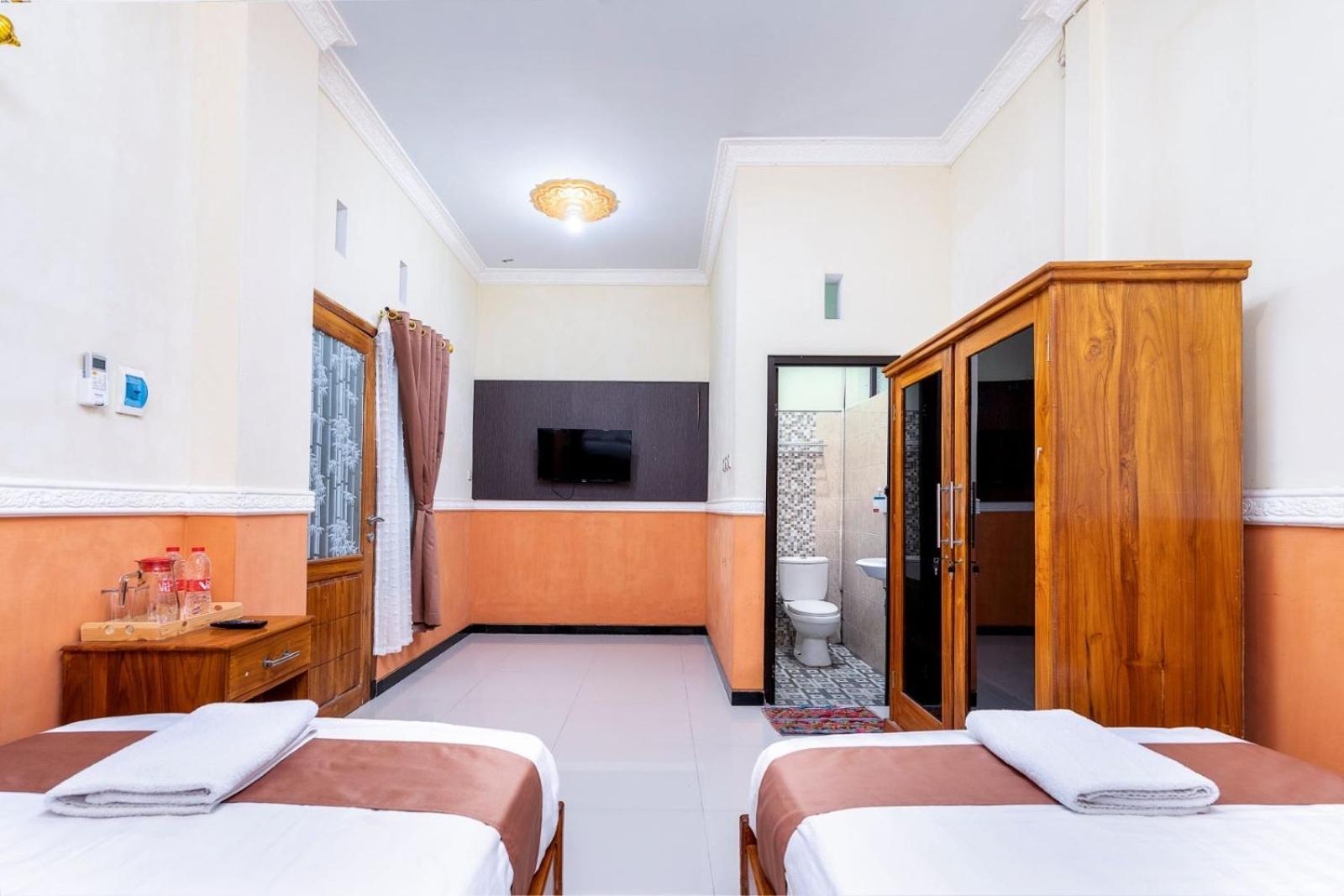 Grand Valonia Hotel Jember Exterior photo