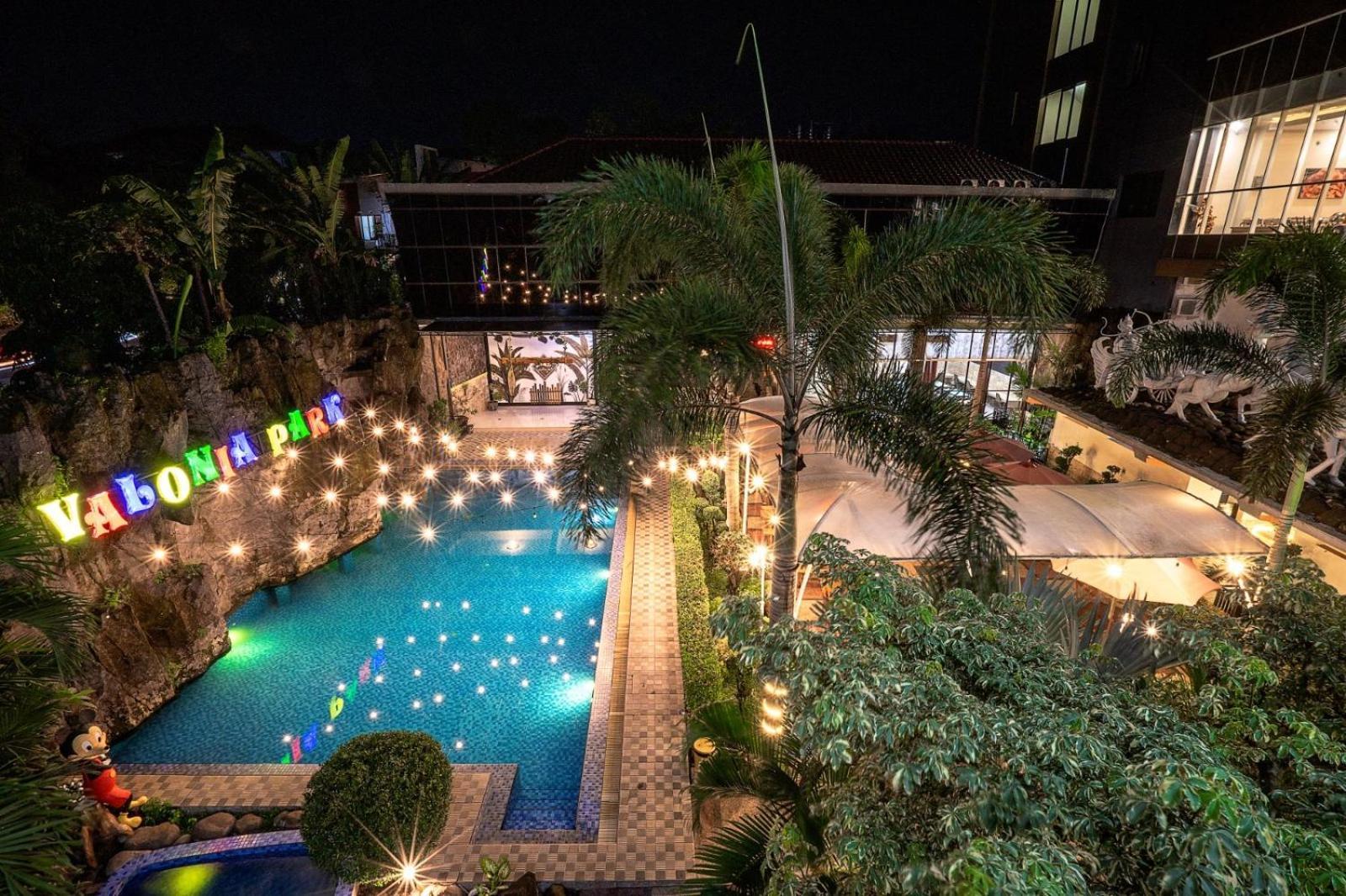 Grand Valonia Hotel Jember Exterior photo
