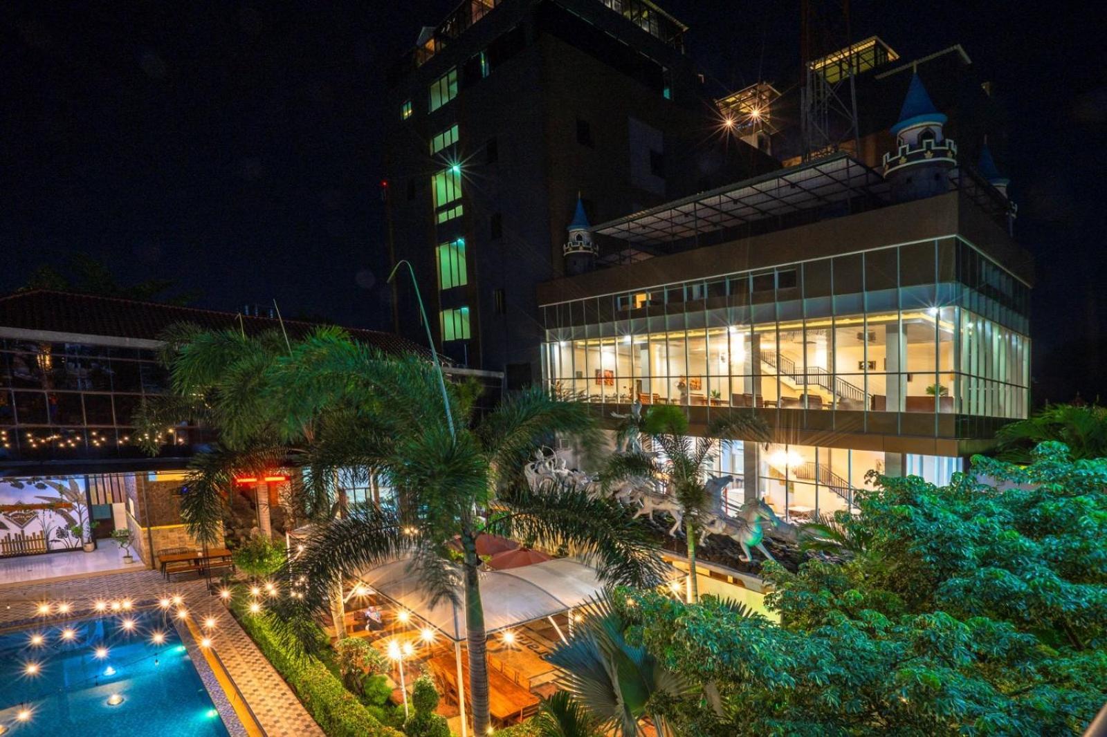 Grand Valonia Hotel Jember Exterior photo