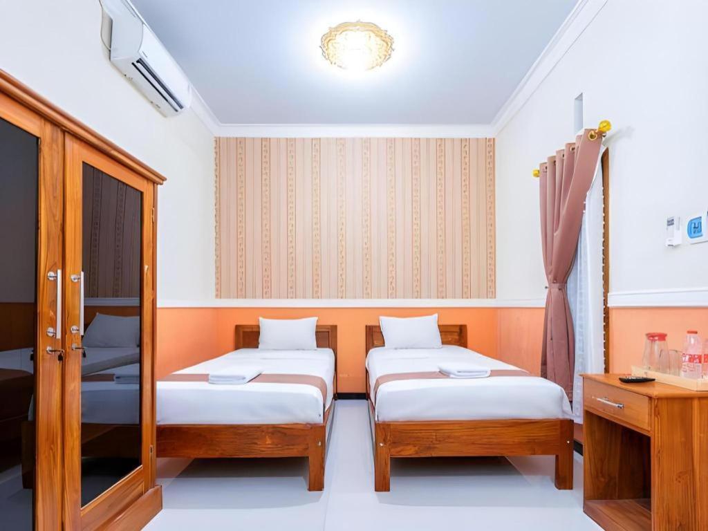 Grand Valonia Hotel Jember Exterior photo