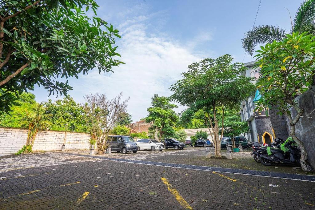 Grand Valonia Hotel Jember Exterior photo
